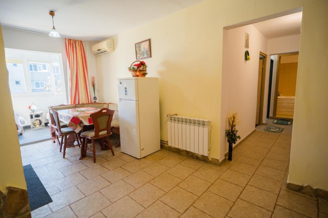 Rustic & Spacious 3Br Apartment Bucureşti Eksteriør bilde