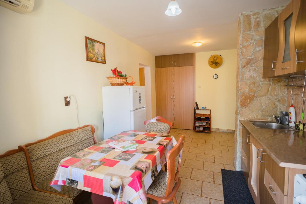 Rustic & Spacious 3Br Apartment Bucureşti Eksteriør bilde