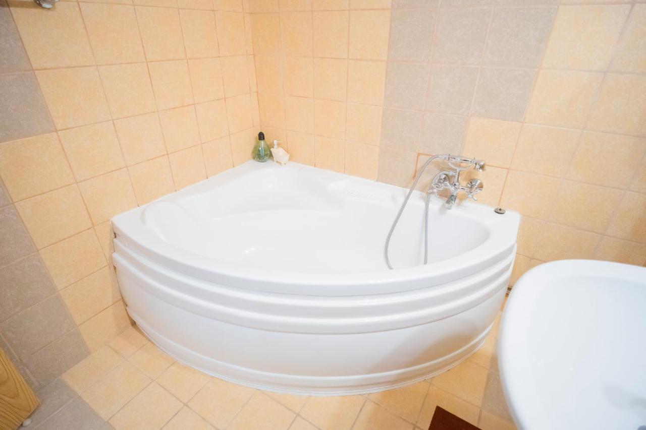 Rustic & Spacious 3Br Apartment Bucureşti Eksteriør bilde