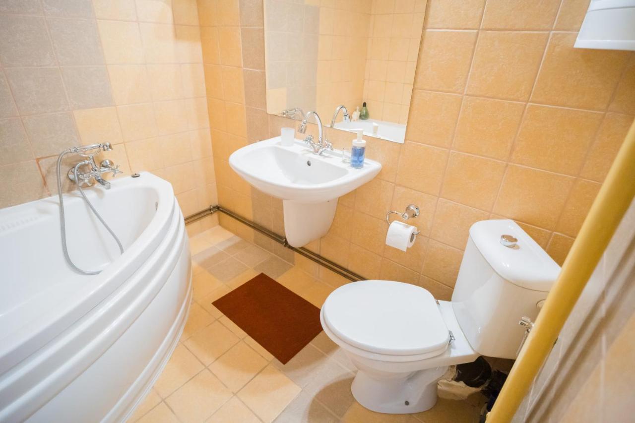 Rustic & Spacious 3Br Apartment Bucureşti Eksteriør bilde
