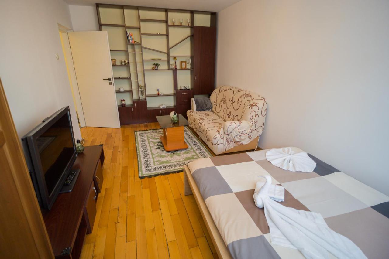 Rustic & Spacious 3Br Apartment Bucureşti Eksteriør bilde